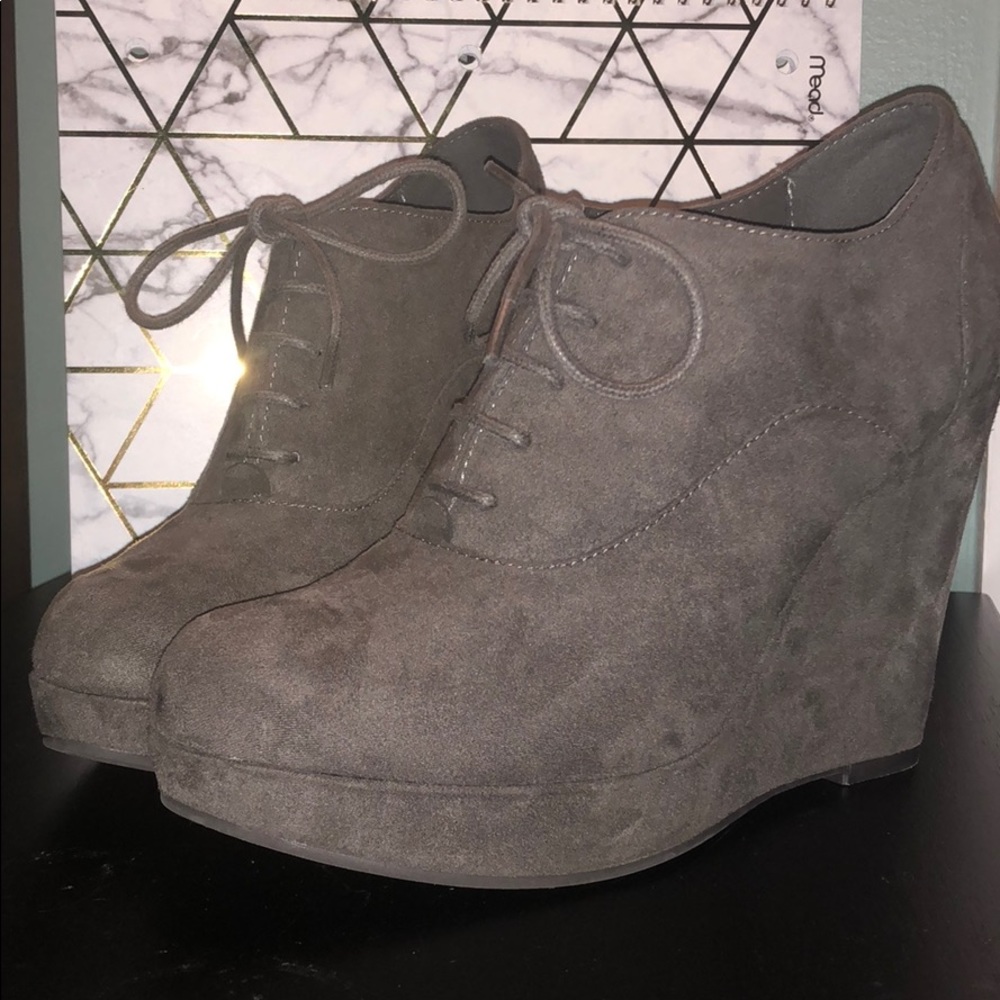 cute booties/heels (gray)